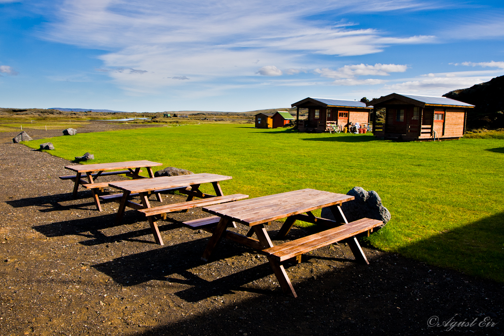 Hlaskjl is located in Lamskarshlar next to an old lavafield that from when Eldgj erupted, the years 934-940